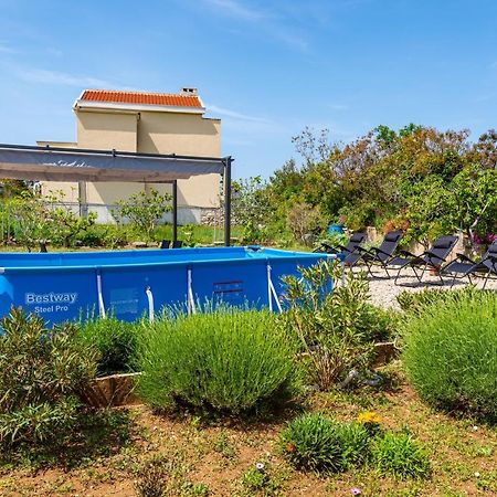 נוביגראד דאלמטיה Apartment Sea And Mountain With Pool מראה חיצוני תמונה