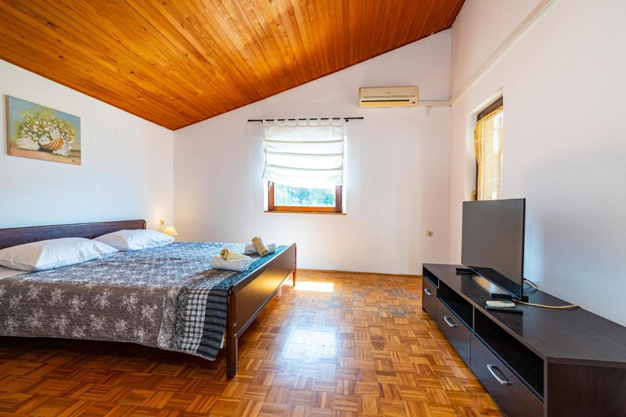 נוביגראד דאלמטיה Apartment Sea And Mountain With Pool חדר תמונה