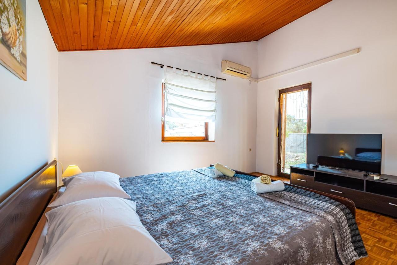 נוביגראד דאלמטיה Apartment Sea And Mountain With Pool חדר תמונה
