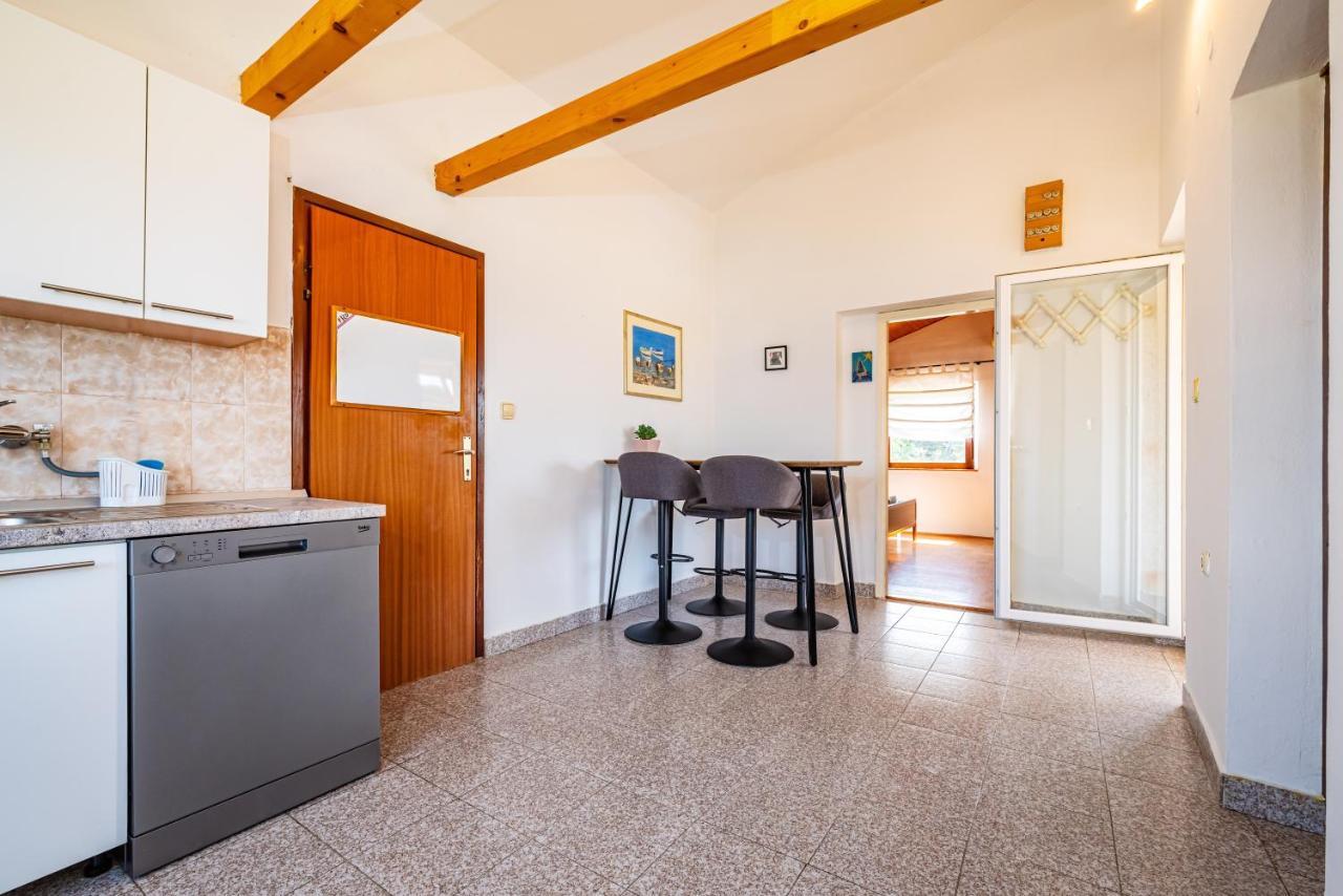 נוביגראד דאלמטיה Apartment Sea And Mountain With Pool חדר תמונה