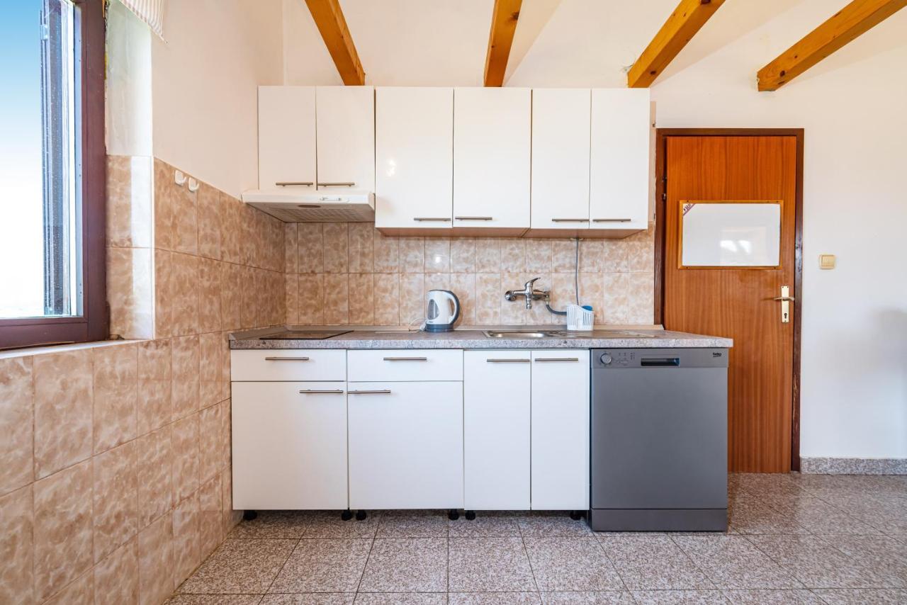 נוביגראד דאלמטיה Apartment Sea And Mountain With Pool חדר תמונה
