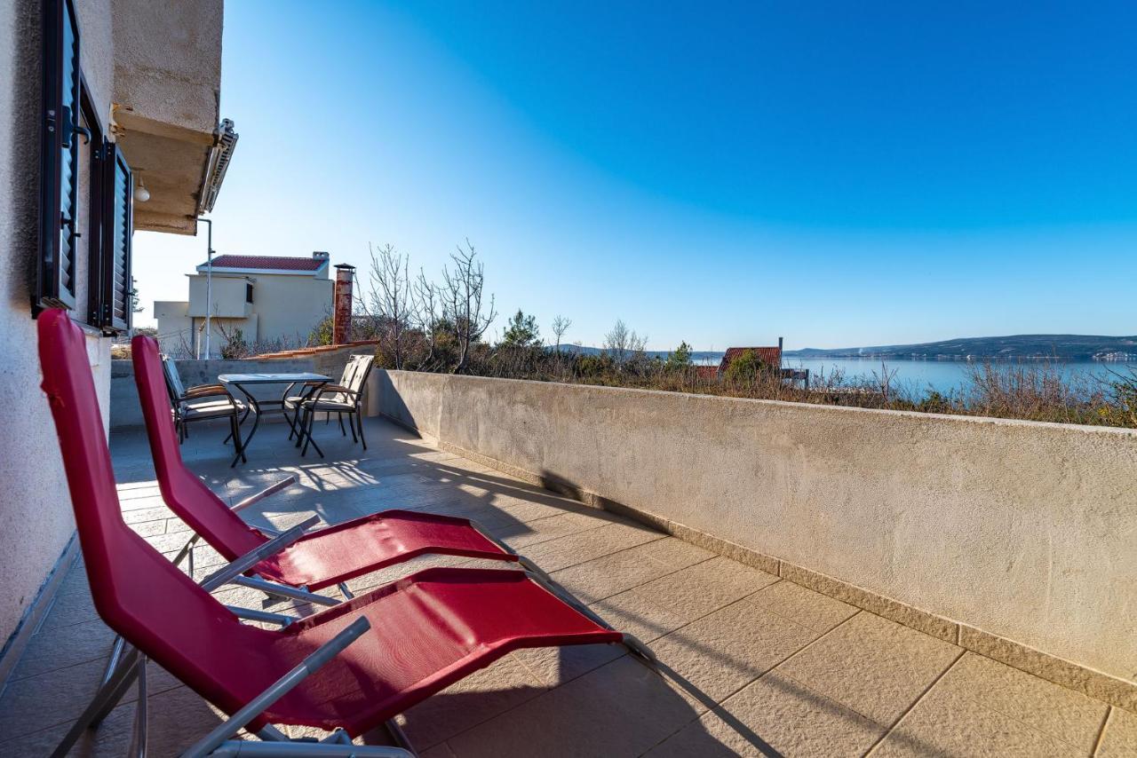 נוביגראד דאלמטיה Apartment Sea And Mountain With Pool מראה חיצוני תמונה